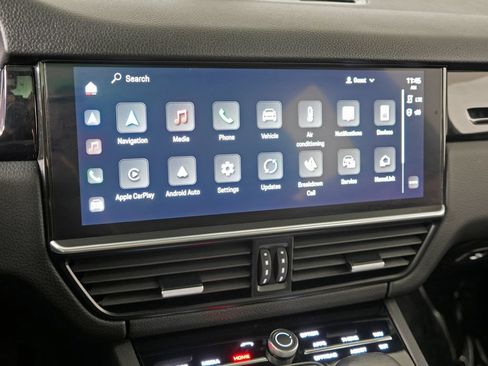 Certified 2023 Porsche Cayenne AWD/4WD image 29