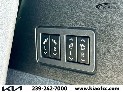 Used 2021 Cadillac XT6 Premium Luxury AWD/4WD image 13