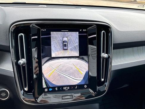 Used 2024 Volvo XC40 B5 Ultimate w/ Protection Package Premier image 13