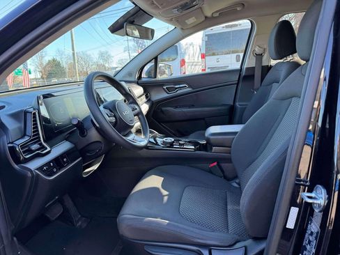 Used 2023 Kia Sportage LX image 14