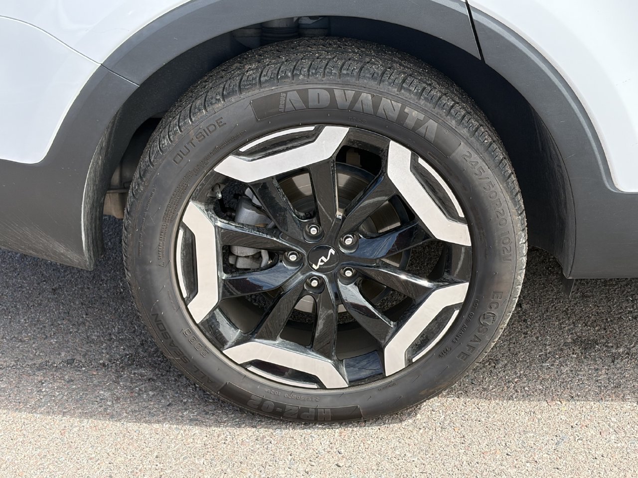 Used 2024 Kia Telluride EX w/ EX Captain's Chair Package FWD image 11
