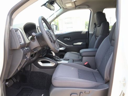 New 2025 Nissan Frontier SV w/ SV Convenience Package image 7