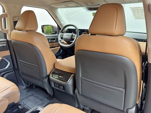 Used 2025 INFINITI QX80 Luxe AWD/4WD image 35