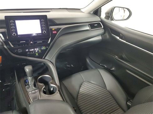 Used 2023 Toyota Camry SE image 14
