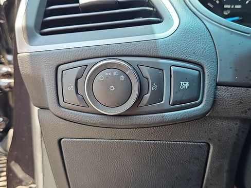 Used 2020 Ford Edge SE FWD image 29