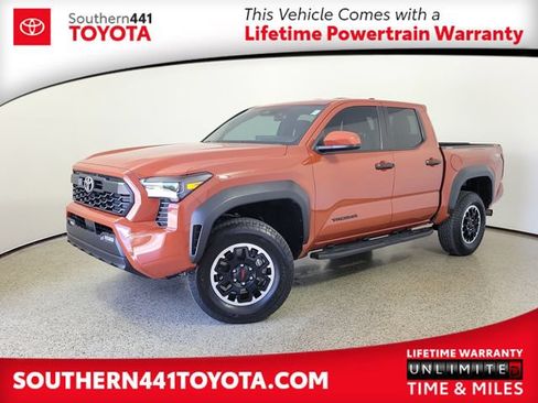 Used 2025 Toyota Tacoma TRD Off-Road AWD/4WD image 1