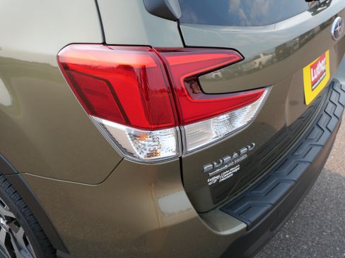 Used 2023 Subaru Forester Premium AWD/4WD image 17