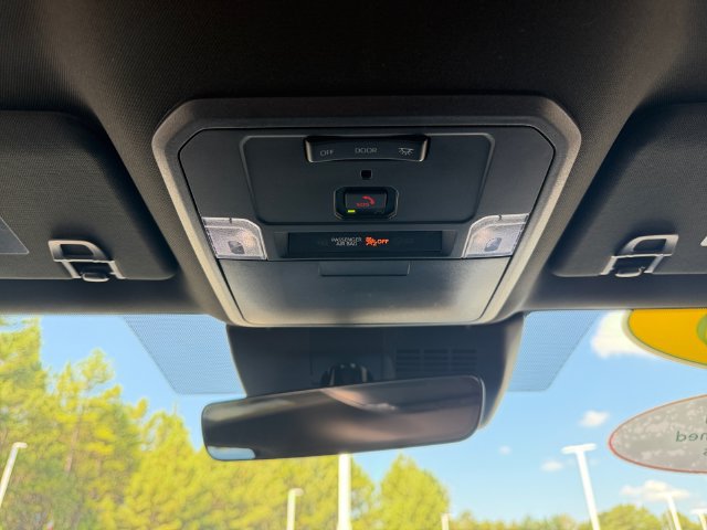 Certified 2025 Toyota Tacoma SR5 AWD/4WD image 24