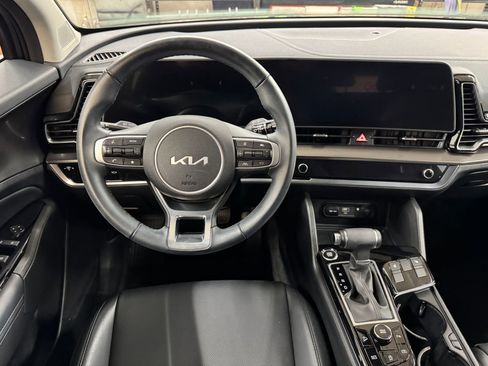 Used 2025 Kia Sportage EX FWD image 18