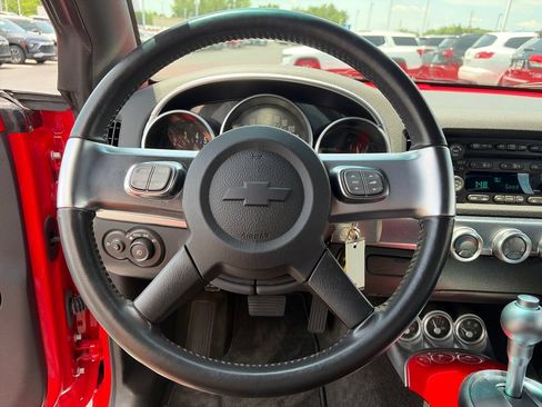 Used 2004 Chevrolet SSR w/ Preferred Equipment Group RWD image 11