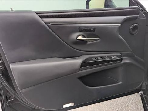 Used 2023 Lexus ES 300h w/ Premium Package FWD image 13