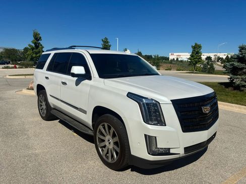 Used 2017 Cadillac Escalade 2WD w/ LPO, Radiant Package image 3