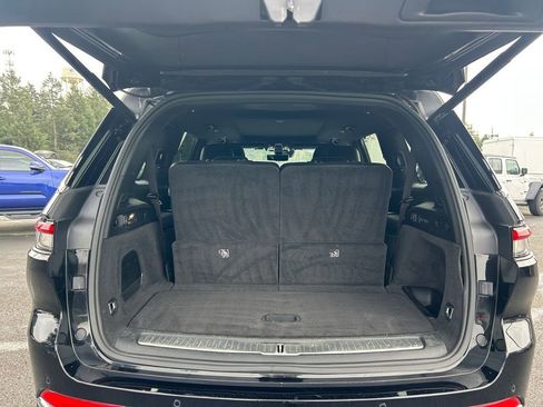 Used 2021 Jeep Grand Cherokee L Overland w/ Luxury Tech Group IV image 24