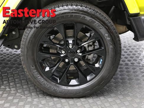 Used 2023 Jeep Wrangler Unlimited Sahara AWD/4WD image 8