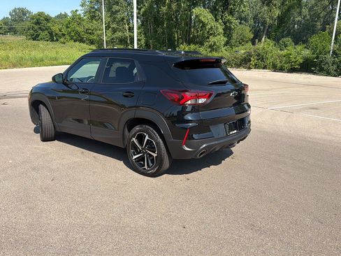 Used 2022 Chevrolet TrailBlazer RS w/ Sun and Liftgate Package AWD/4WD image 3