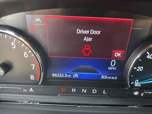 Used 2021 Ford Explorer XLT image 21