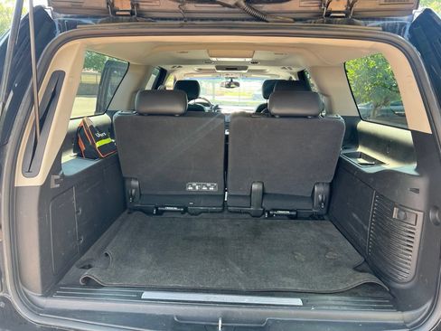Used 2012 Cadillac Escalade ESV Luxury AWD/4WD image 20