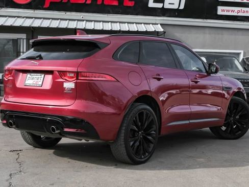 Used 2018 Jaguar F-PACE S image 10