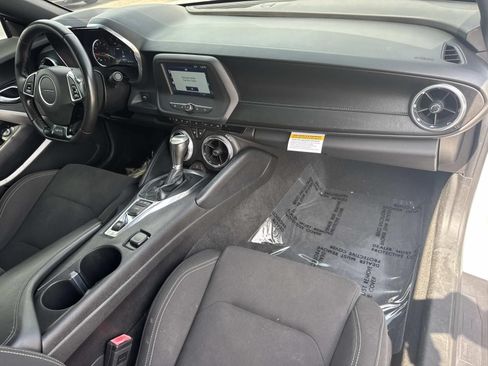 Used 2017 Chevrolet Camaro LT RWD image 11