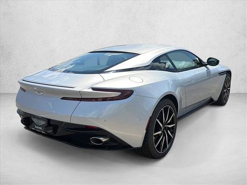 Used 2017 Aston Martin DB11 V12 RWD image 5