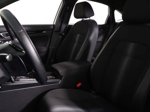 Used 2025 Honda Civic Sport image 28