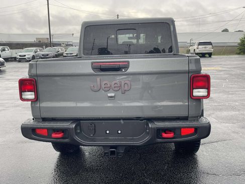 Used 2022 Jeep Gladiator Rubicon w/ Cold Weather Group AWD/4WD image 4