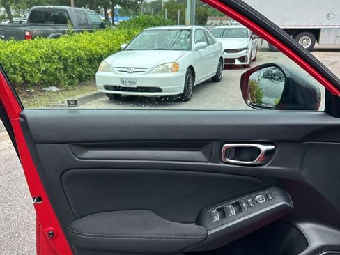 Used 2024 Honda Civic Sport image 11