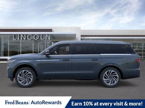 New 2026 Lincoln Navigator L Reserve AWD/4WD image 3