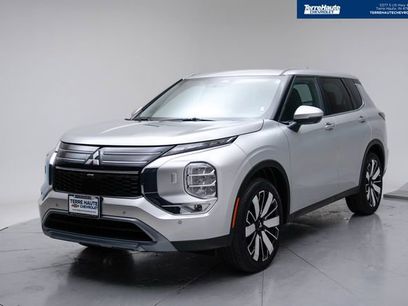 Used 2025 Mitsubishi Outlander SE