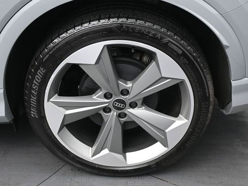 Used 2025 Audi Q4 e-tron Premium Plus w/ Premium Plus image 36