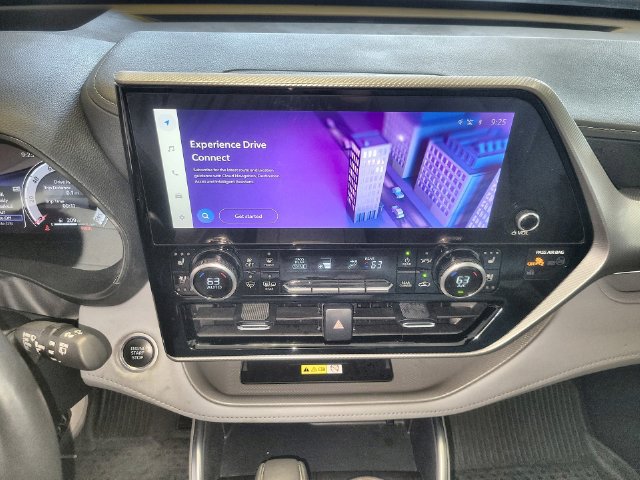 Used 2024 Toyota Highlander Platinum AWD/4WD image 18