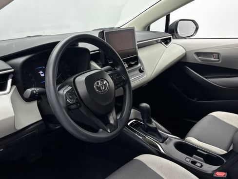Used 2025 Toyota Corolla LE w/ LE Premium Package FWD image 14