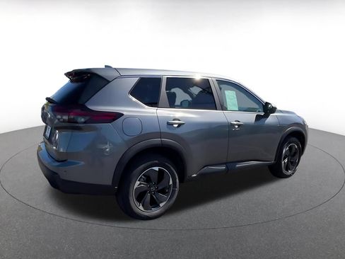 Used 2025 Nissan Rogue SV AWD/4WD image 14
