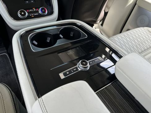 Used 2021 Lincoln Navigator Black Label w/ Special Edition Package AWD/4WD image 20