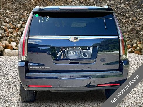 Used 2018 Cadillac Escalade Luxury AWD/4WD image 4