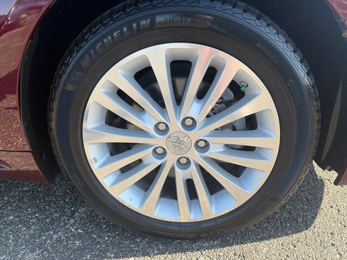 Used 2015 Toyota Avalon Limited w/ Technology Package FWD image 9