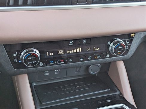 New 2025 Mitsubishi Outlander SEL image 15