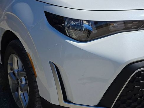 Certified 2025 Kia Soul LX w/ LX Technology Package FWD image 4