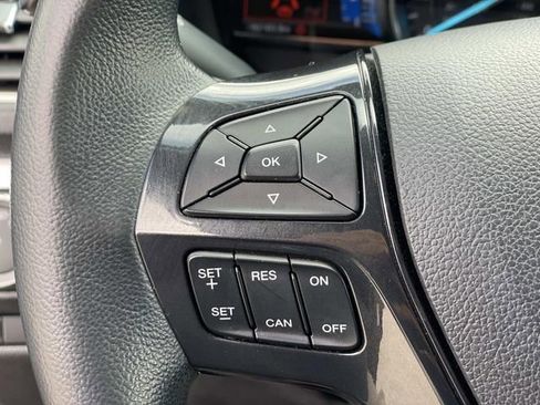 Used 2017 Ford Explorer XLT w/ Equipment Group 202A FWD image 8