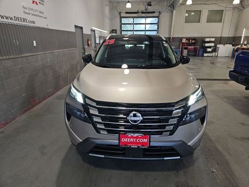 Used 2025 Nissan Rogue SL w/ SL Premium Package AWD/4WD image 8