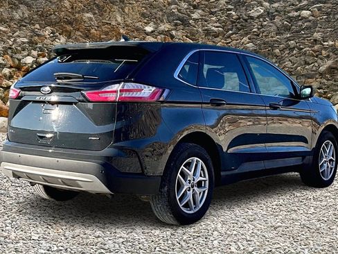 Used 2021 Ford Edge SEL image 2