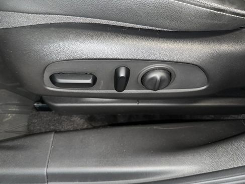 Used 2022 Buick Encore GX Essence w/ Experience Buick Package AWD/4WD image 3