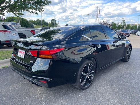 Used 2024 Nissan Altima 2.5 SR AWD/4WD image 3