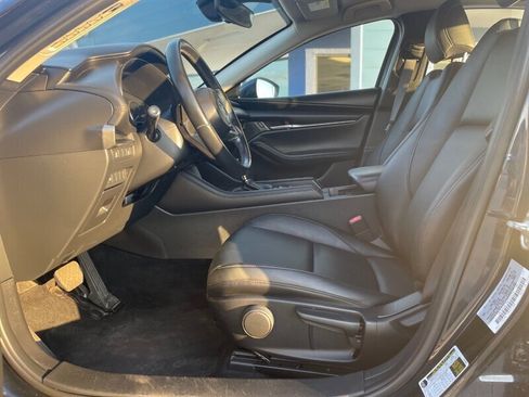 Used 2021 MAZDA MAZDA3 s image 4