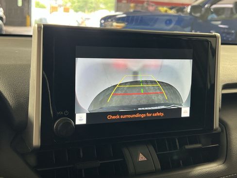 Used 2025 Toyota RAV4 LE AWD/4WD image 20