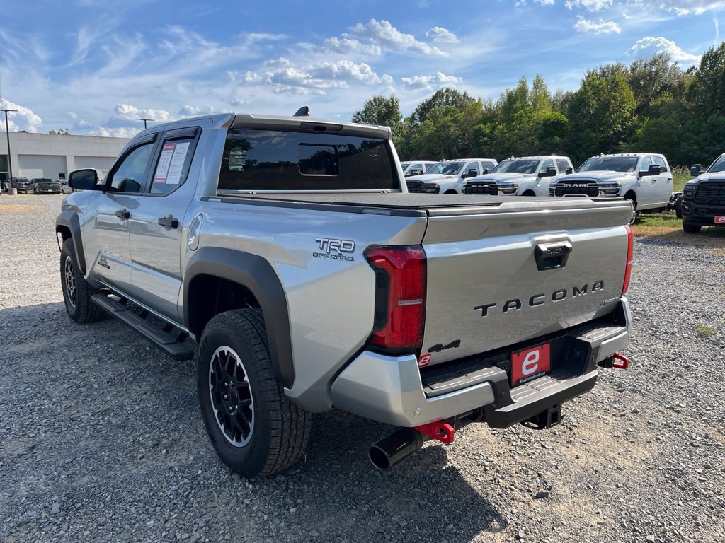 Used 2025 Toyota Tacoma TRD Off-Road w/ TRD Off Road Upgrade Package AWD/4WD image 5