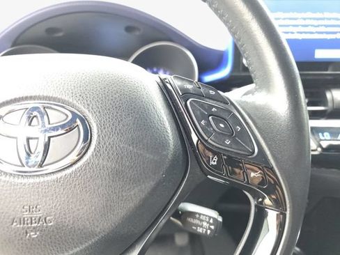 Used 2021 Toyota C-HR XLE FWD image 18