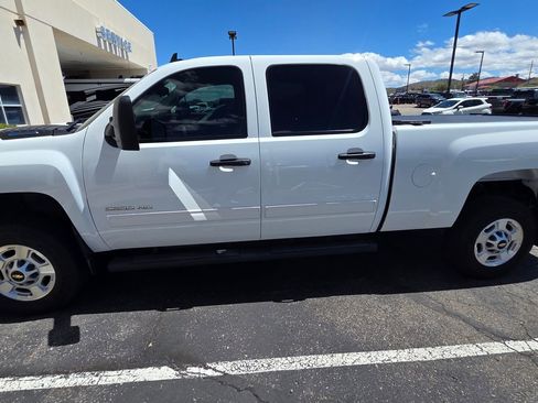 Used 2011 Chevrolet Silverado 2500 LT image 3