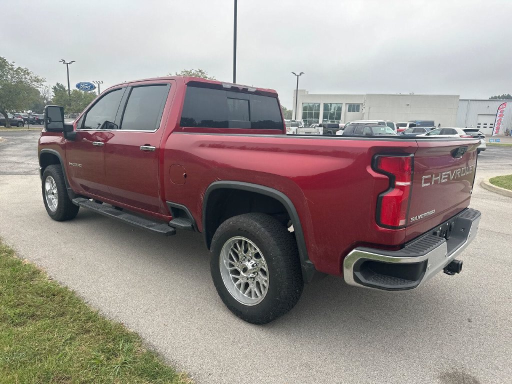 Used 2024 Chevrolet Silverado 2500 LTZ w/ LTZ Convenience Package AWD/4WD image 12
