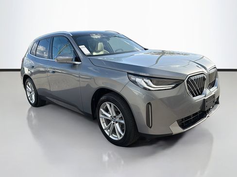 Used 2025 BMW X3 xDrive30i w/ Premium Package AWD/4WD image 2